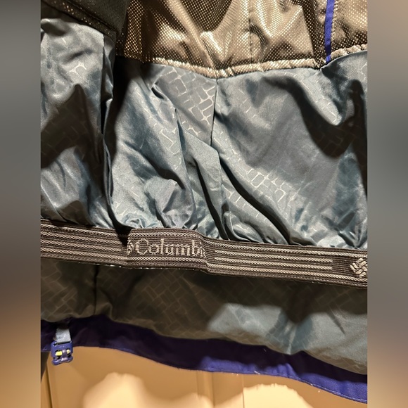 Columbia Snowcalypse Omni-Tech Jacket in Size Small (Like New!) - Picture 9 of 13